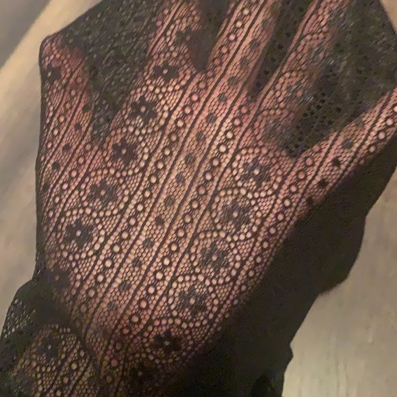 BNWT DYNAMITE classy sheer patterned top - Picture 2 of 2